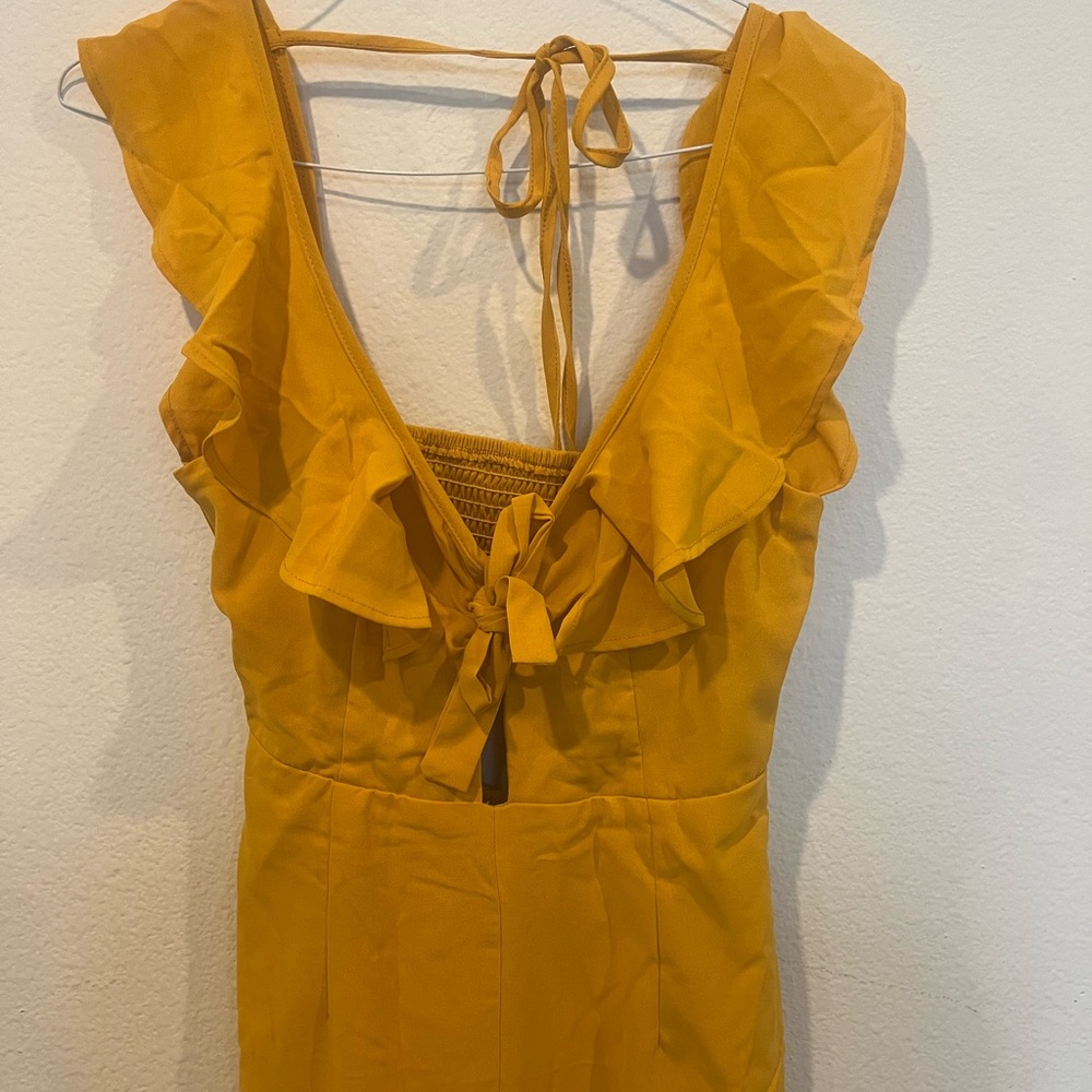 Lulus Women’s Flawless Life Marigold Ruffled Cutout Cropped Jumpsuit Small NWT - Picture 6 of 9